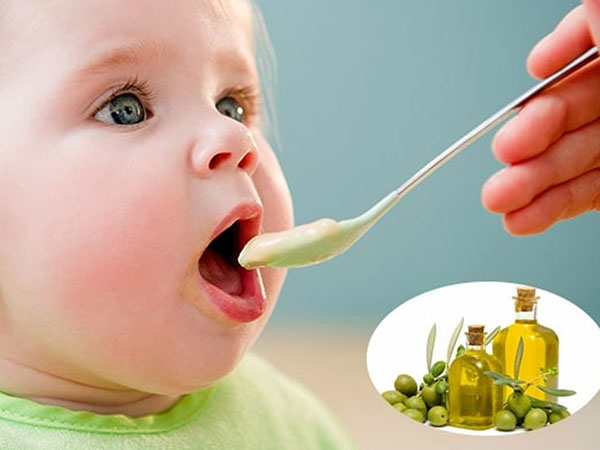 Trung bình trẻ em một tháng tuổi cần từ 31- 33 g chất béo mỗi ngày