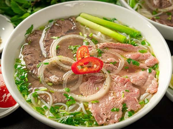 Phở là một món ăn hoàn hảo khi bạn muốn giới thiệu về ẩm thực Việt