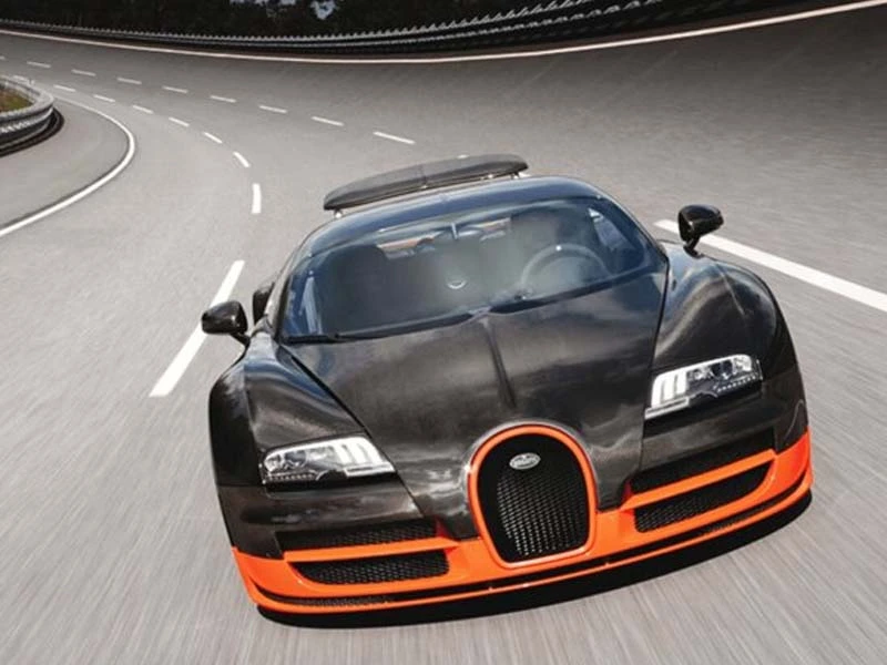 Động cơ giúp Veyron đạt 0-100 km/h trong 2,5 giây