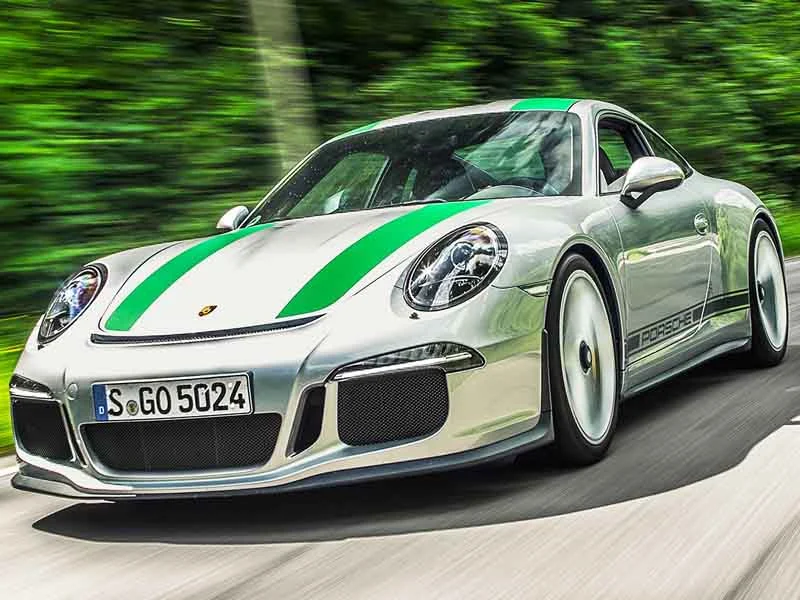 Chiếc Porsche 911 nhẹ nhất từng được sản xuất là Porsche 911R 196