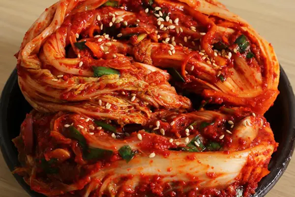 Kim chi là một trong những món ăn kèm trong bữa ăn lâu đời nhất của Hàn Quốc