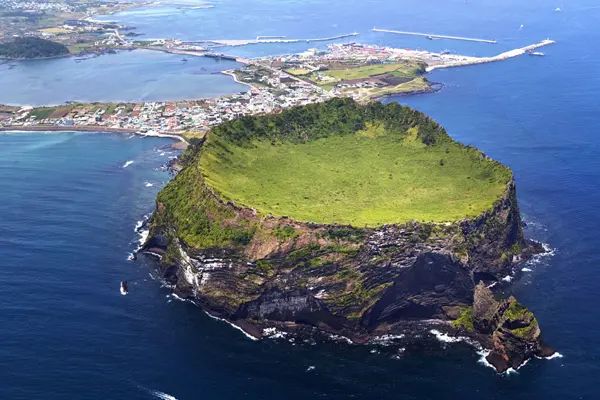 Đây là hòn đảo lớn nhất tại Hàn Quốc